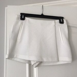 Forever 21 White 90’s Inspired Mini Envelope Skort